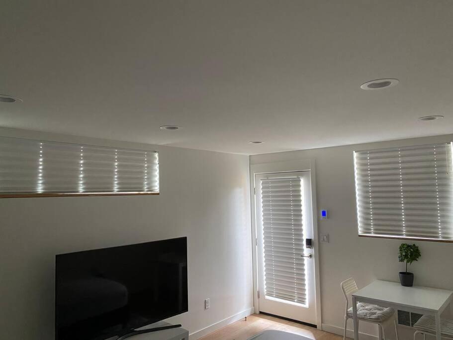 Modern Apartment Near Light Rail Seattle Luaran gambar